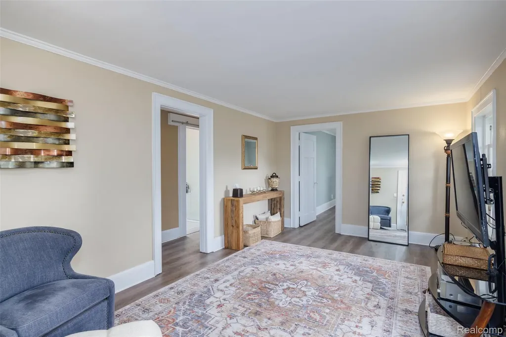 189 Cloverly Road Grosse Pointe Farms City MI 48236