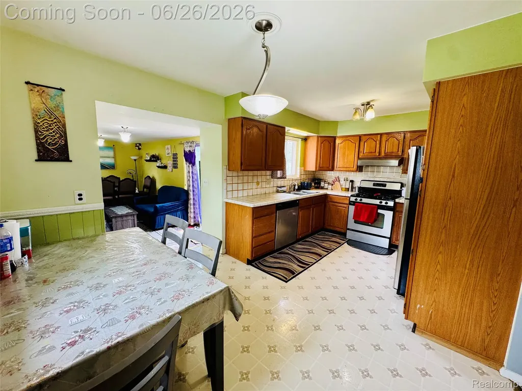 33564 Vista Way Fraser City MI 48026