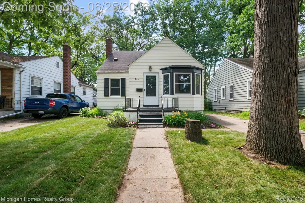 235 Flowerdale Street Ferndale City MI 48220