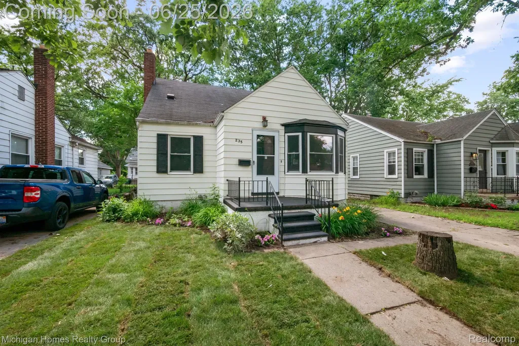 235 Flowerdale Street Ferndale City MI 48220