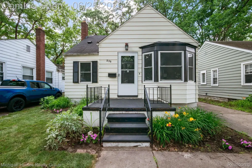 235 Flowerdale Street Ferndale City MI 48220