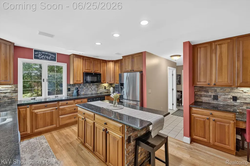 11073 Sandy Creek Drive Green Oak Township MI 48178
