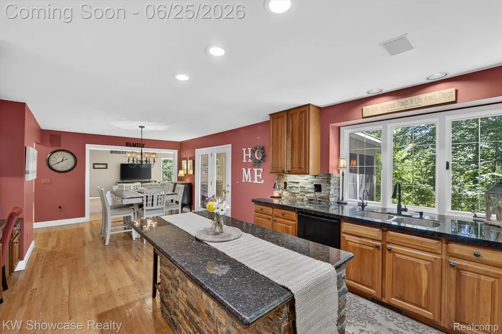 11073 Sandy Creek Drive Green Oak Township MI 48178