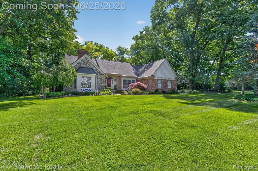 11073 Sandy Creek Drive Green Oak Township MI 48178