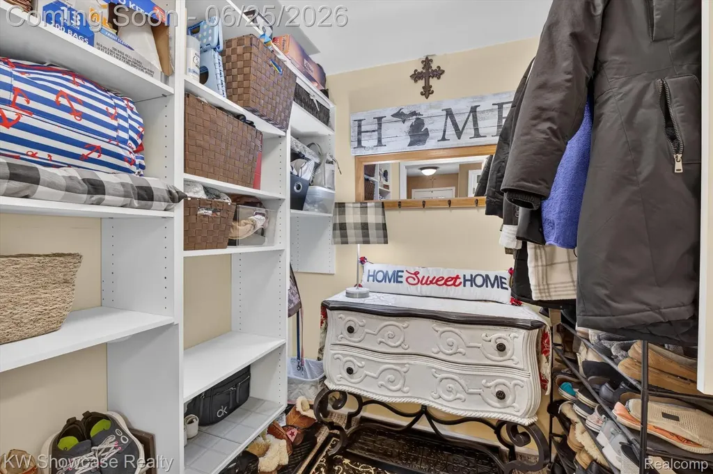 11073 Sandy Creek Drive Green Oak Township MI 48178