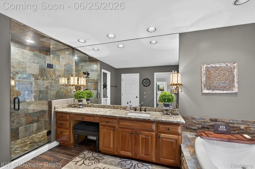 11073 Sandy Creek Drive Green Oak Township MI 48178
