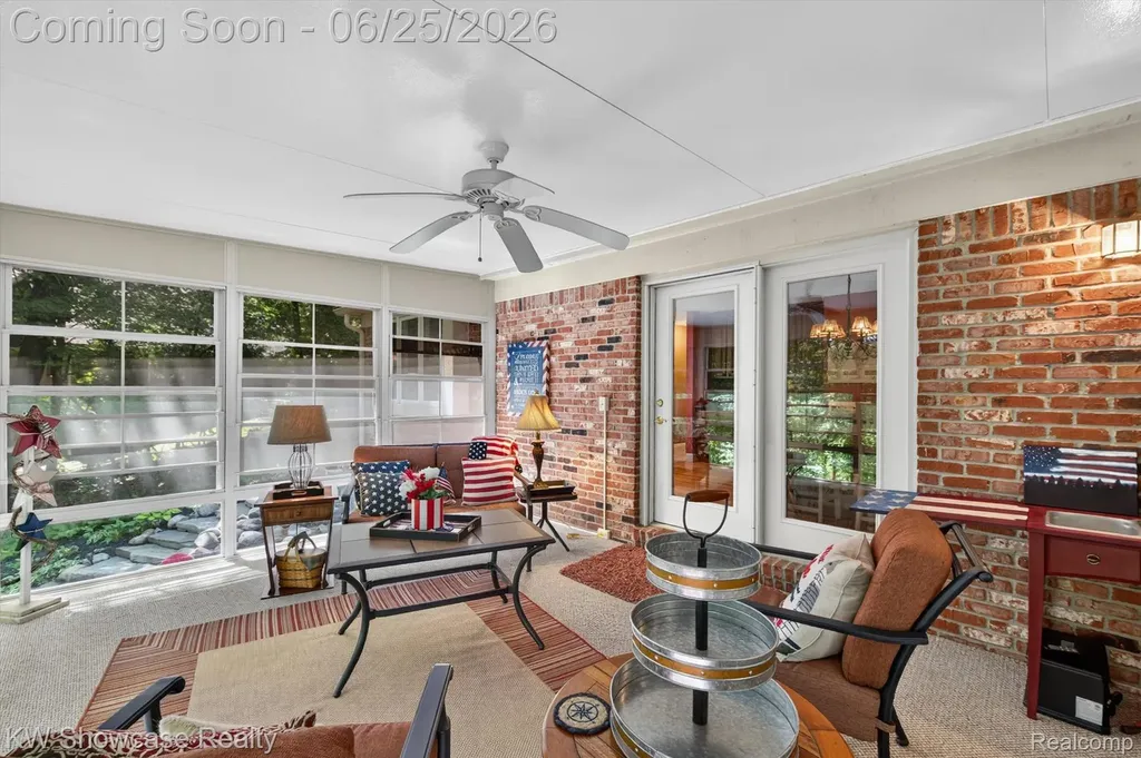 11073 Sandy Creek Drive Green Oak Township MI 48178