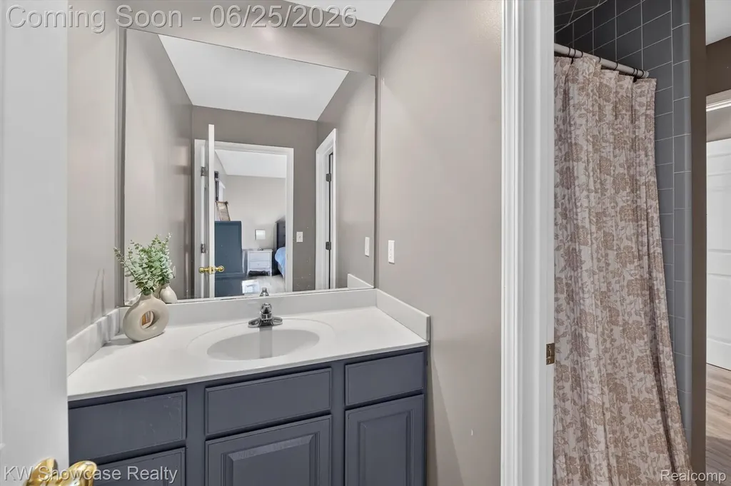 11073 Sandy Creek Drive Green Oak Township MI 48178