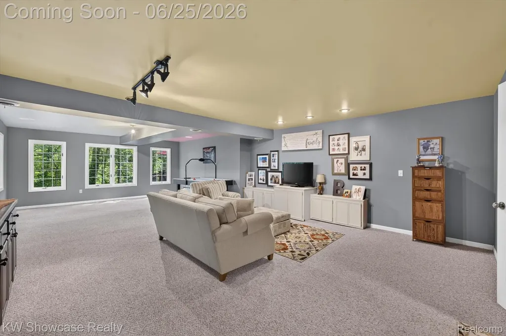 11073 Sandy Creek Drive Green Oak Township MI 48178