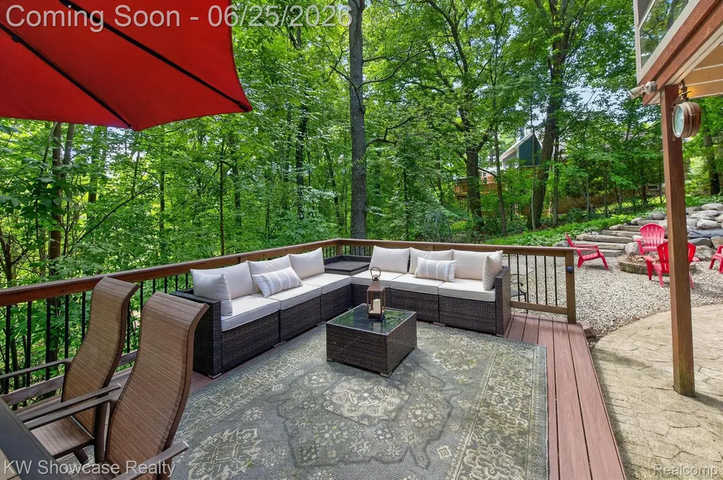11073 Sandy Creek Drive Green Oak Township MI 48178