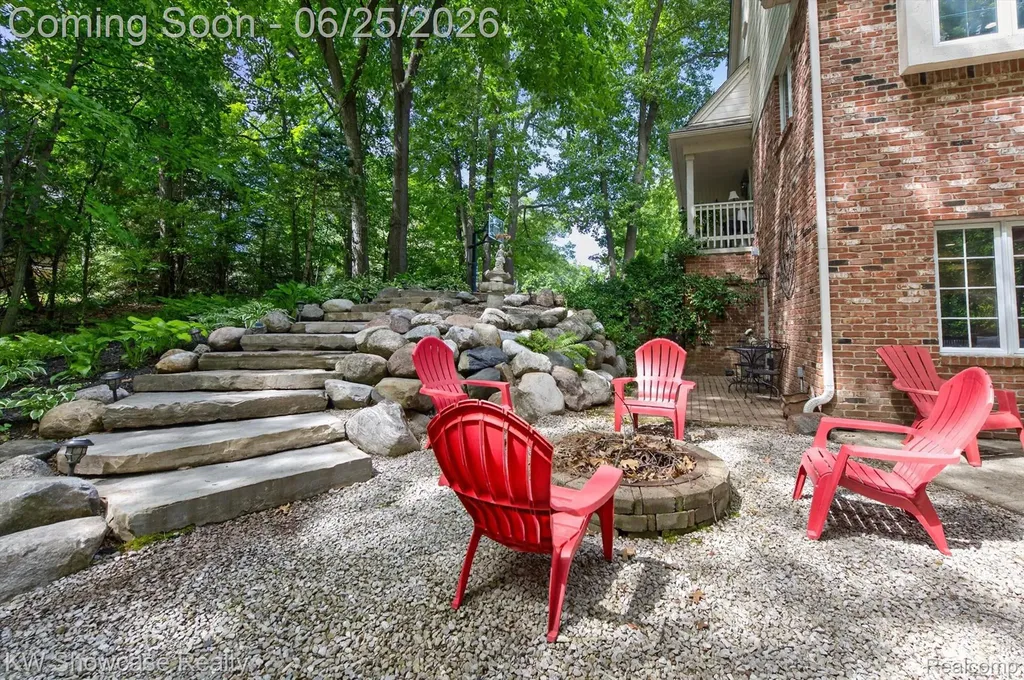 11073 Sandy Creek Drive Green Oak Township MI 48178
