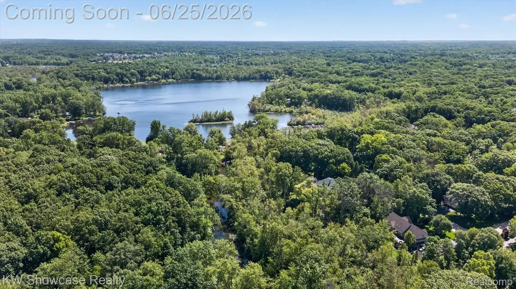 11073 Sandy Creek Drive Green Oak Township MI 48178