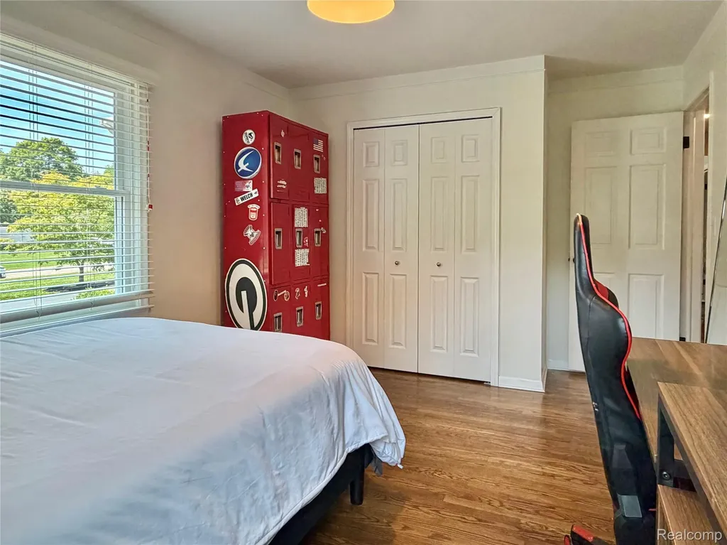 337 Beechview Drive S Oakland Charter Township MI 48306