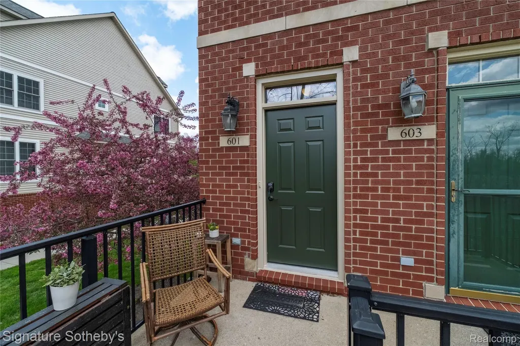 601 Village Lane Milford Village MI 48381