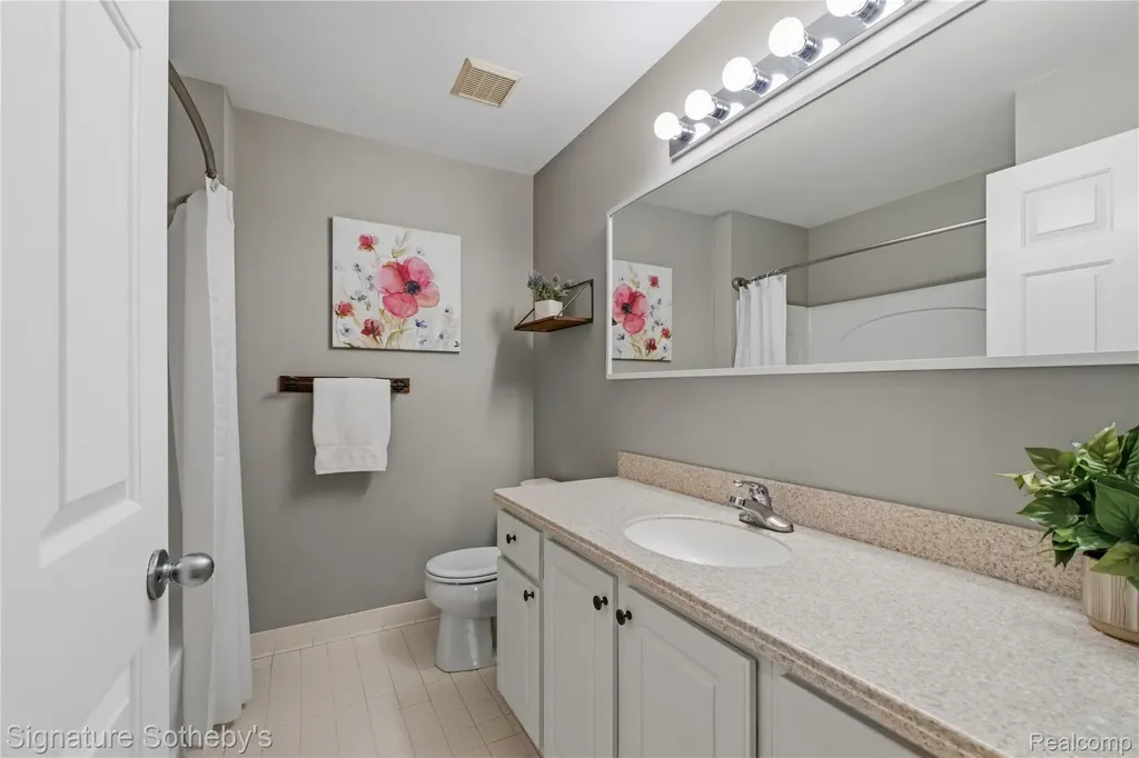 601 Village Lane Milford Village MI 48381