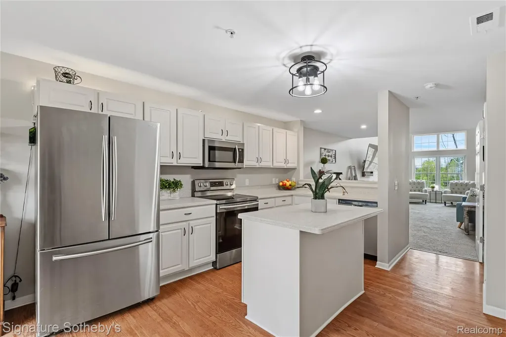 601 Village Lane Milford Village MI 48381
