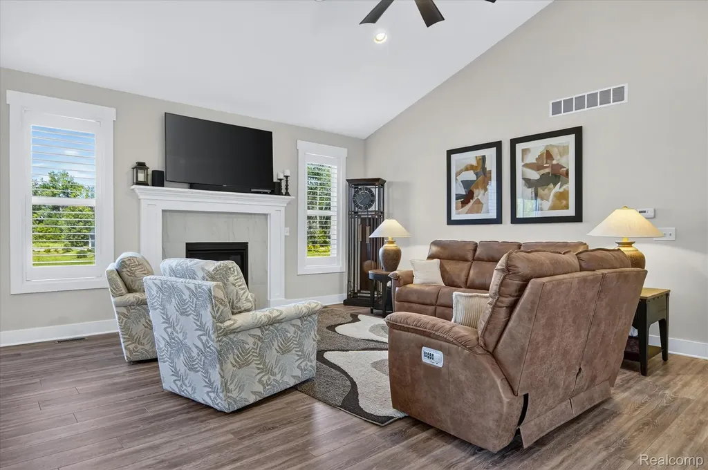 1212 Candlelight Court Brighton Township MI 48114