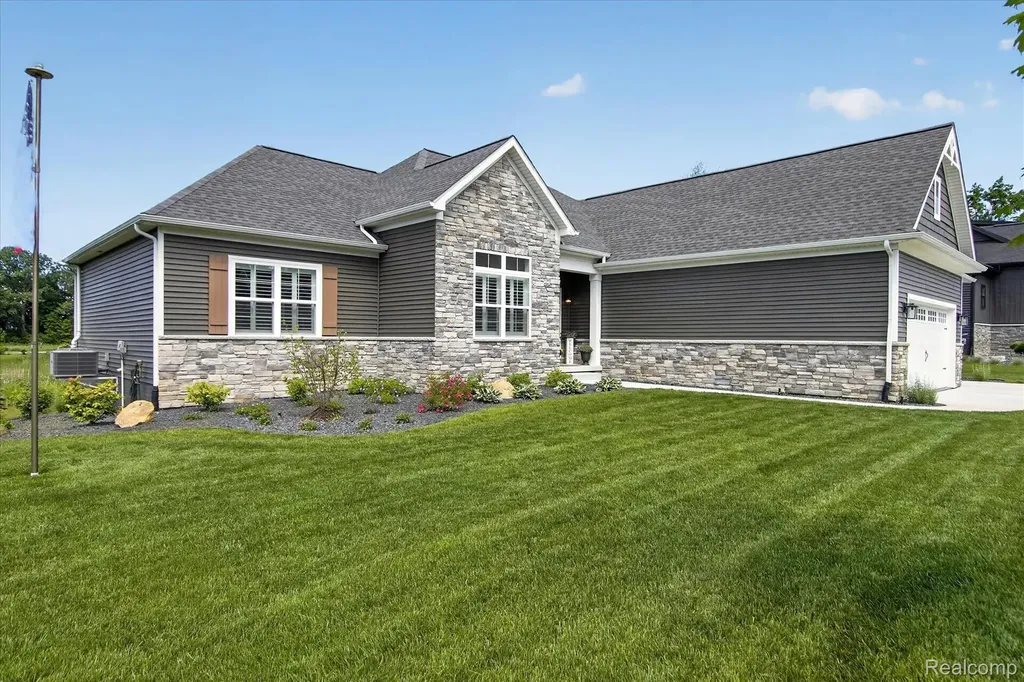 1212 Candlelight Court Brighton Township MI 48114