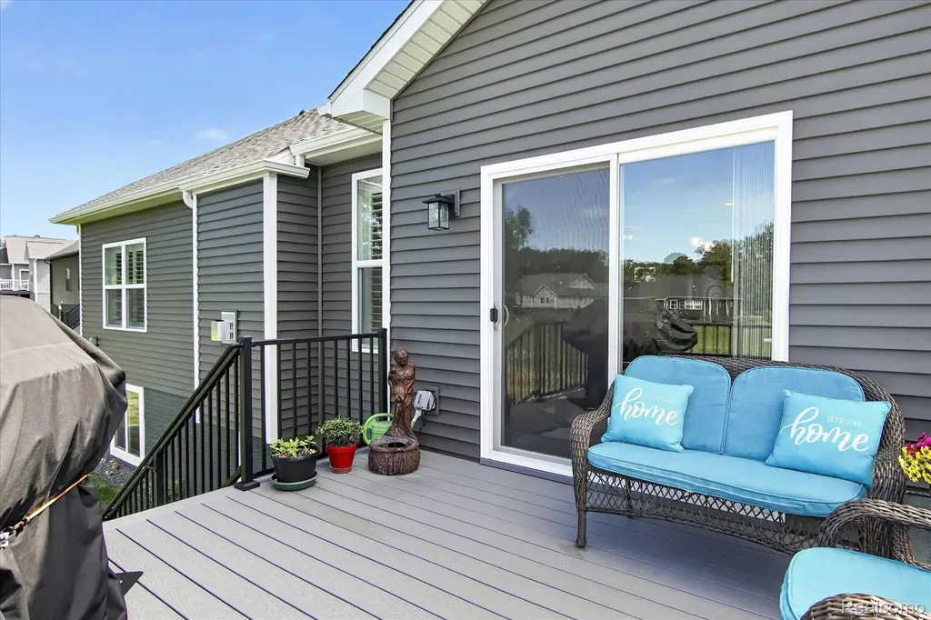 1212 Candlelight Court Brighton Township MI 48114