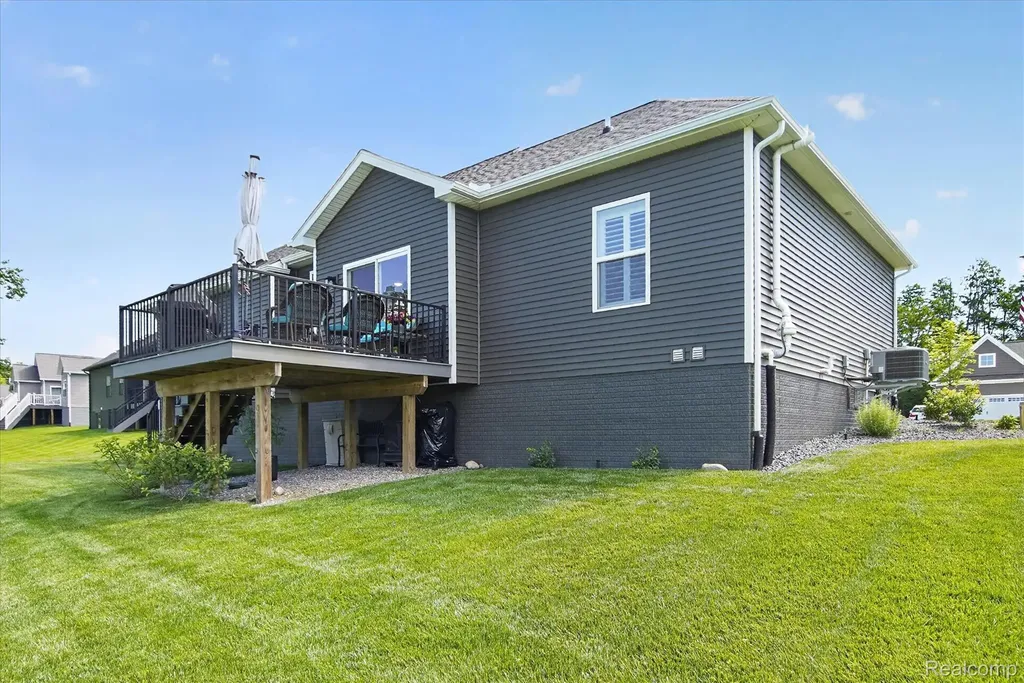 1212 Candlelight Court Brighton Township MI 48114