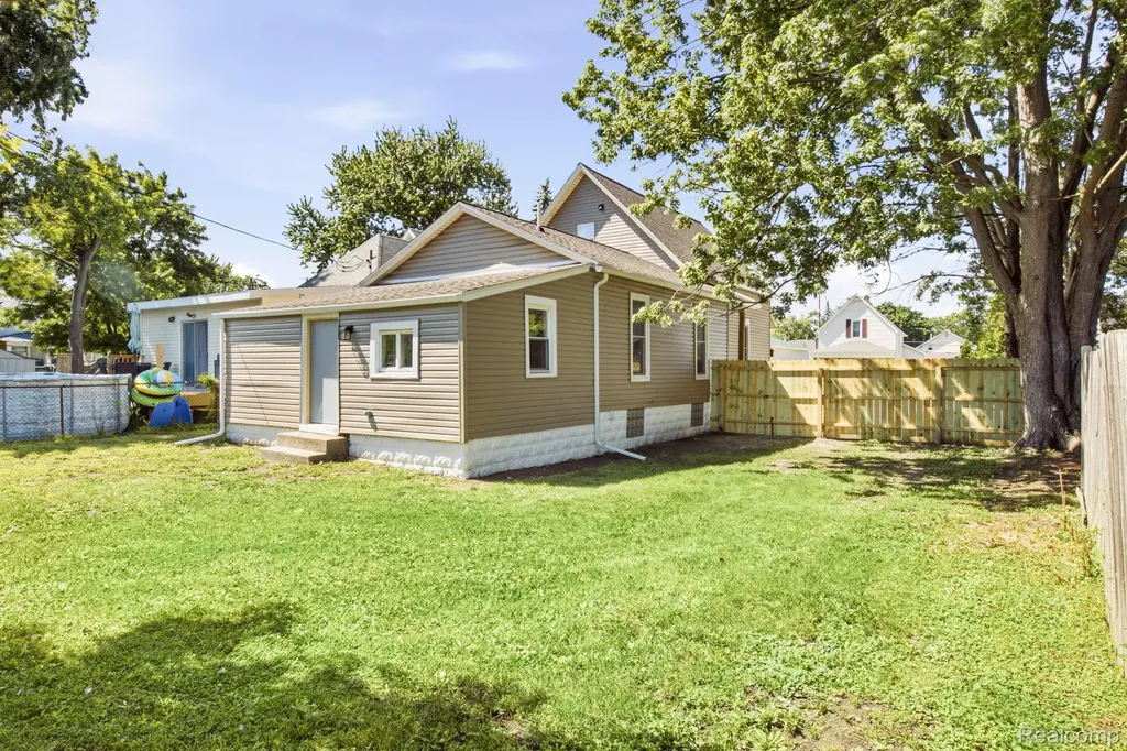 1126 Miller Street Port Huron City MI 48060