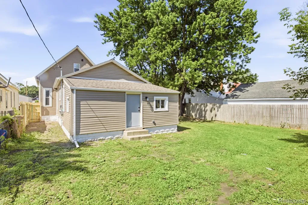 1126 Miller Street Port Huron City MI 48060