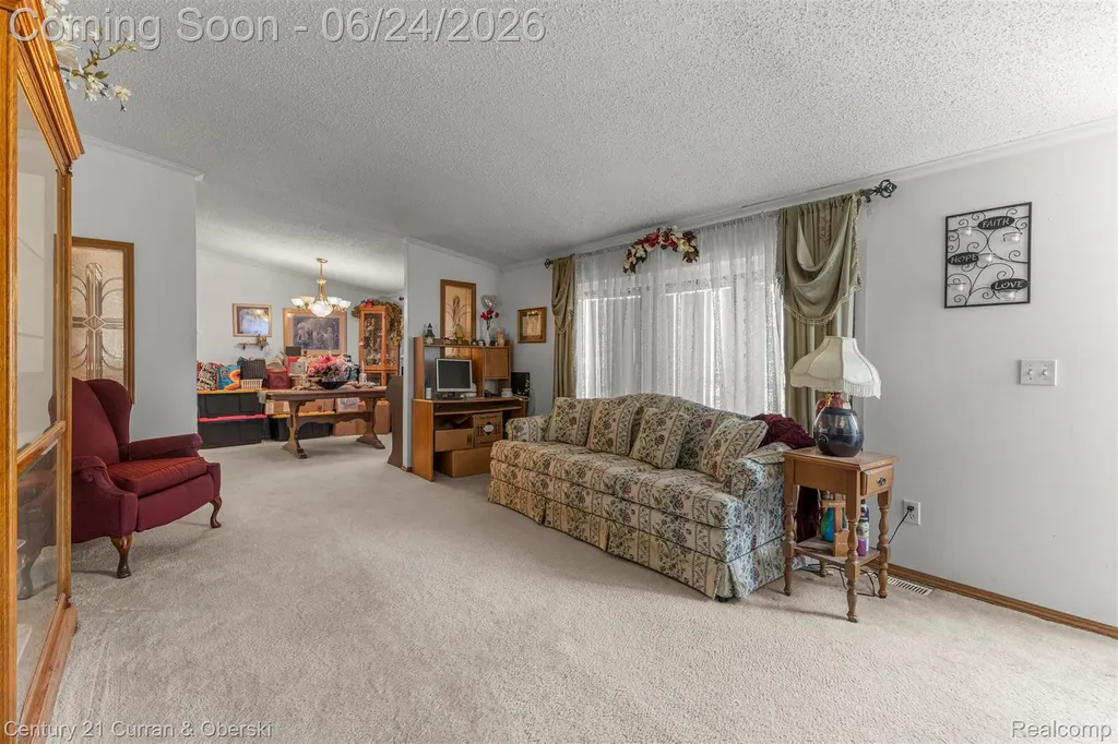 14142 Wilson Drive Wilson Plymouth City MI 48170