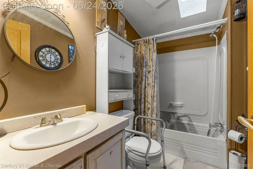 14142 Wilson Drive Wilson Plymouth City MI 48170