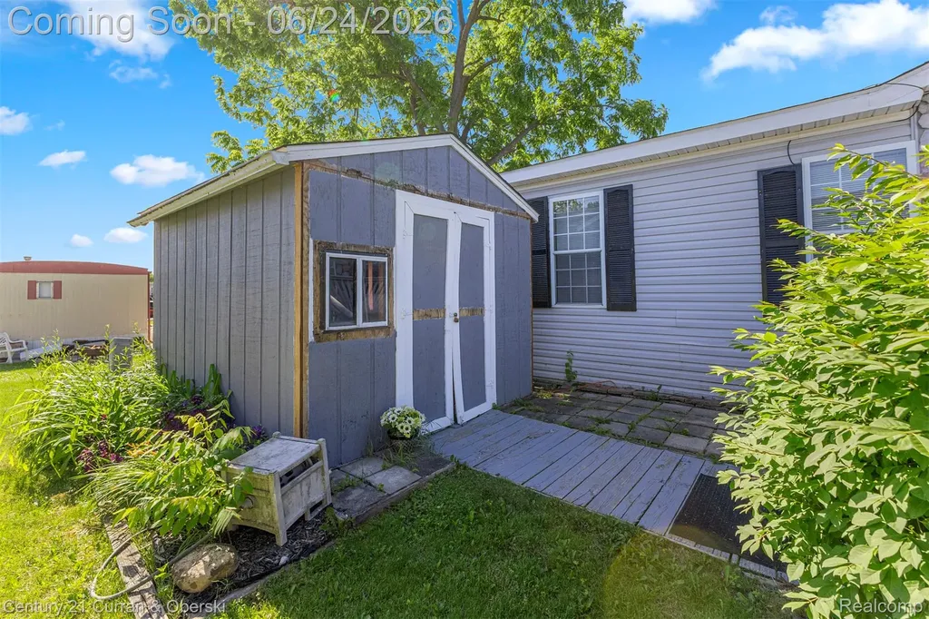 14142 Wilson Drive Wilson Plymouth City MI 48170