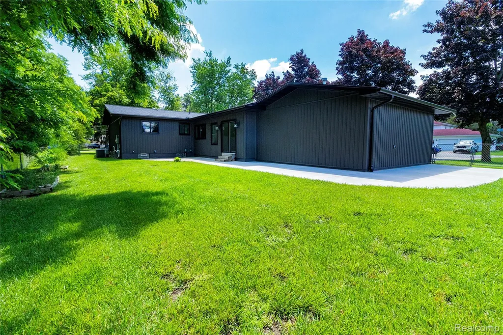 1138 Baldwin Road Lapeer Township MI 48446