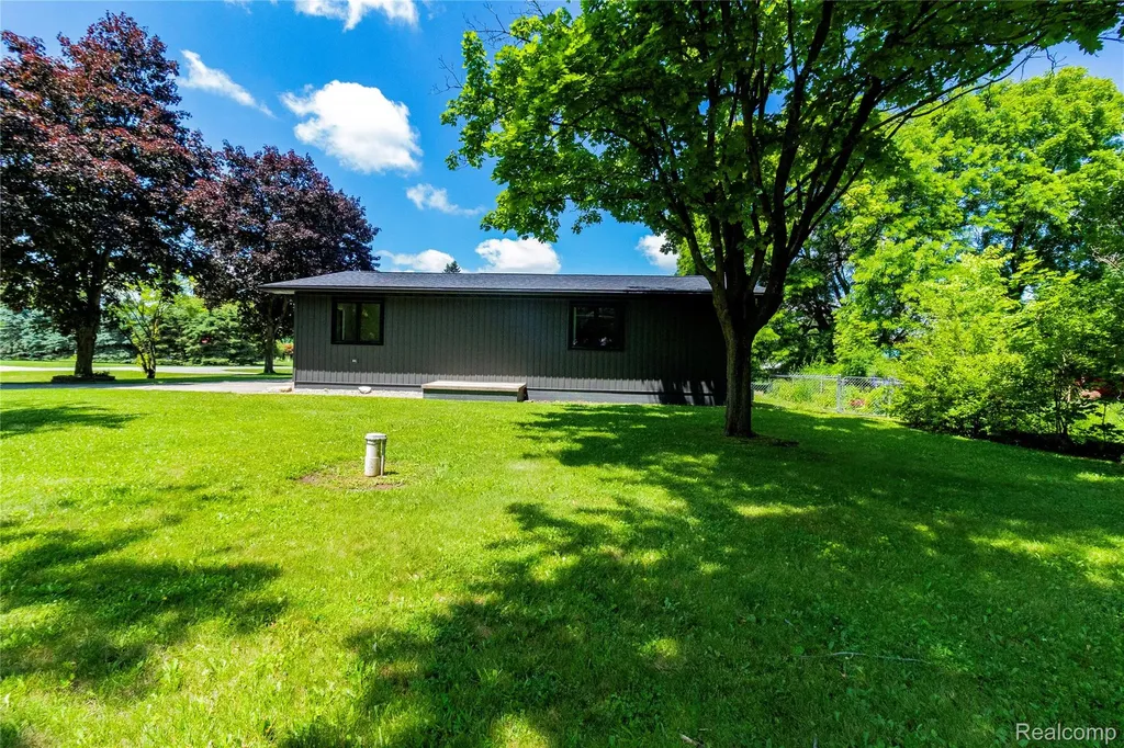 1138 Baldwin Road Lapeer Township MI 48446