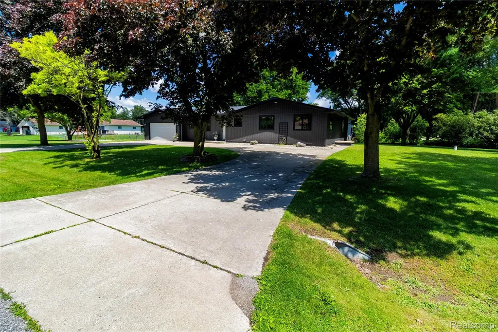 1138 Baldwin Road Lapeer Township MI 48446