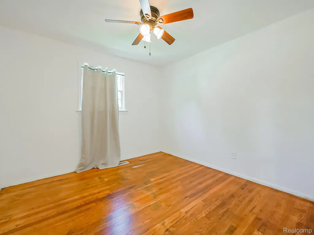 17424 Salem Street Detroit City MI 48219