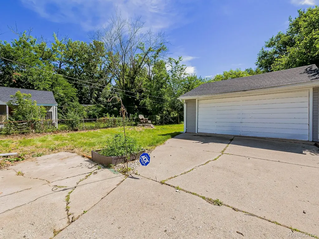 17424 Salem Street Detroit City MI 48219