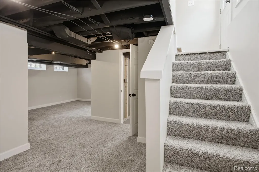 15422 Regina Avenue Allen Park City MI 48101