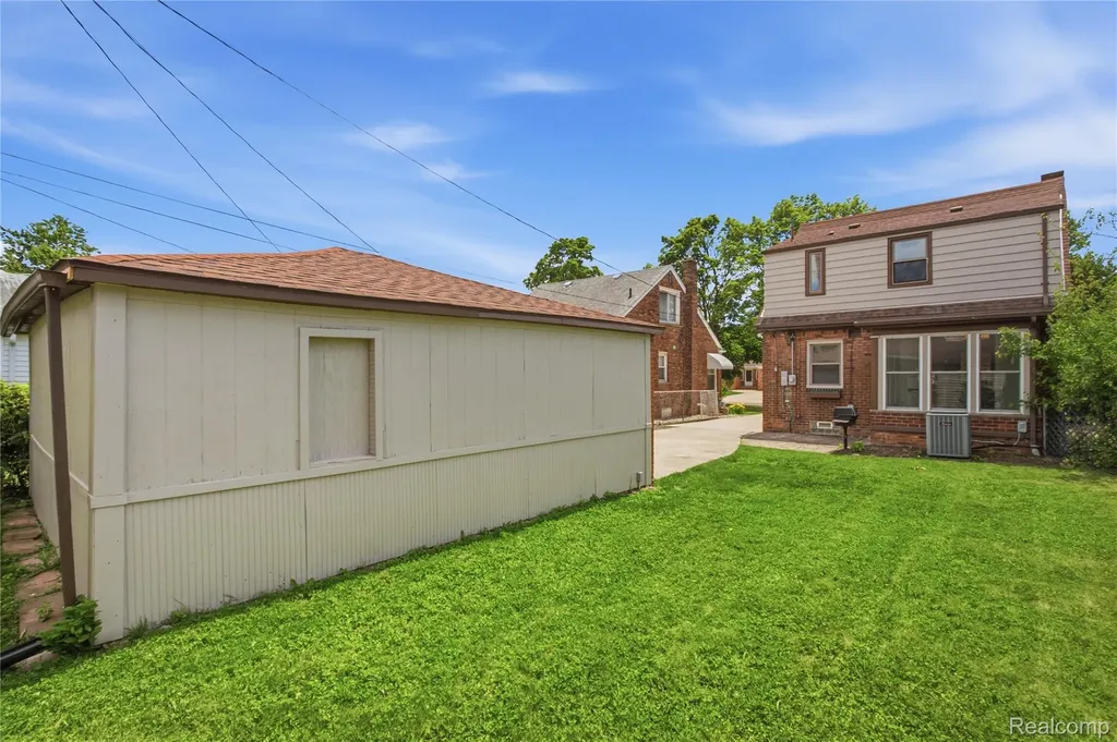 15422 Regina Avenue Allen Park City MI 48101