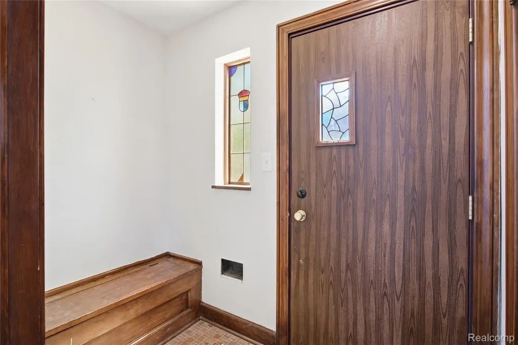 15422 Regina Avenue Allen Park City MI 48101