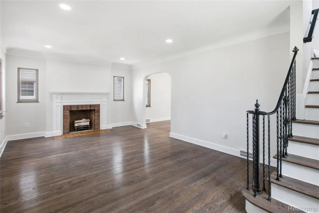 15422 Regina Avenue Allen Park City MI 48101