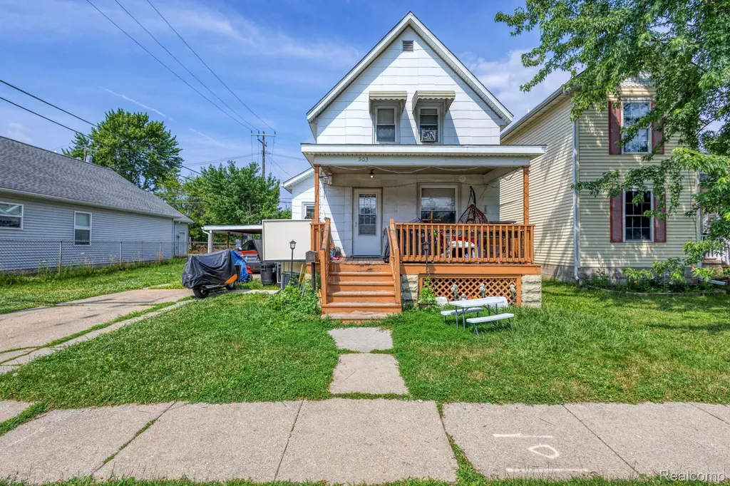 503 14th Street Port Huron City MI 48060