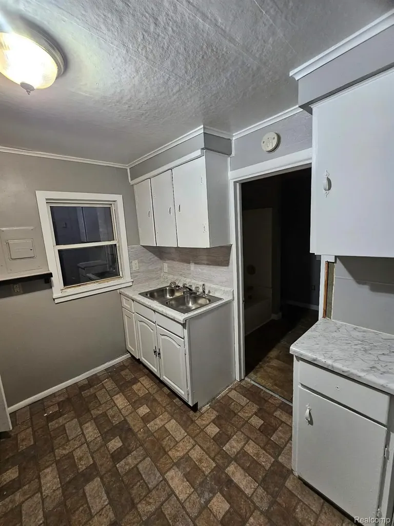 503 14th Street Port Huron City MI 48060