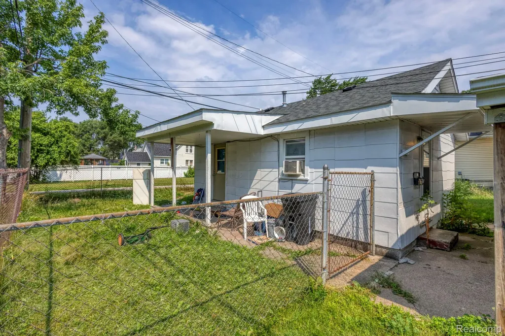 503 14th Street Port Huron City MI 48060