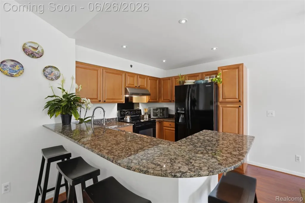 1668 Deepwood Circle Rochester City MI 48307