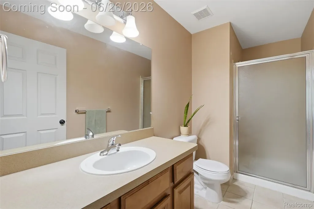 1668 Deepwood Circle Rochester City MI 48307