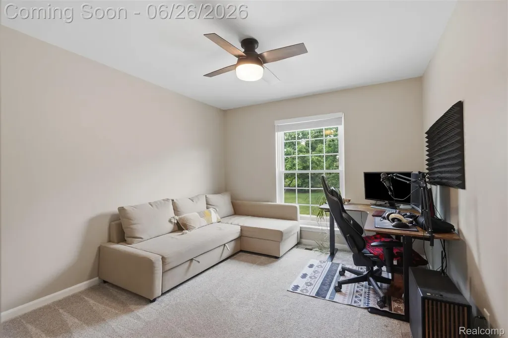1668 Deepwood Circle Rochester City MI 48307