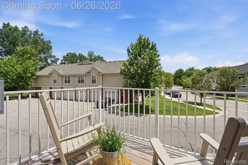 1668 Deepwood Circle Rochester City MI 48307