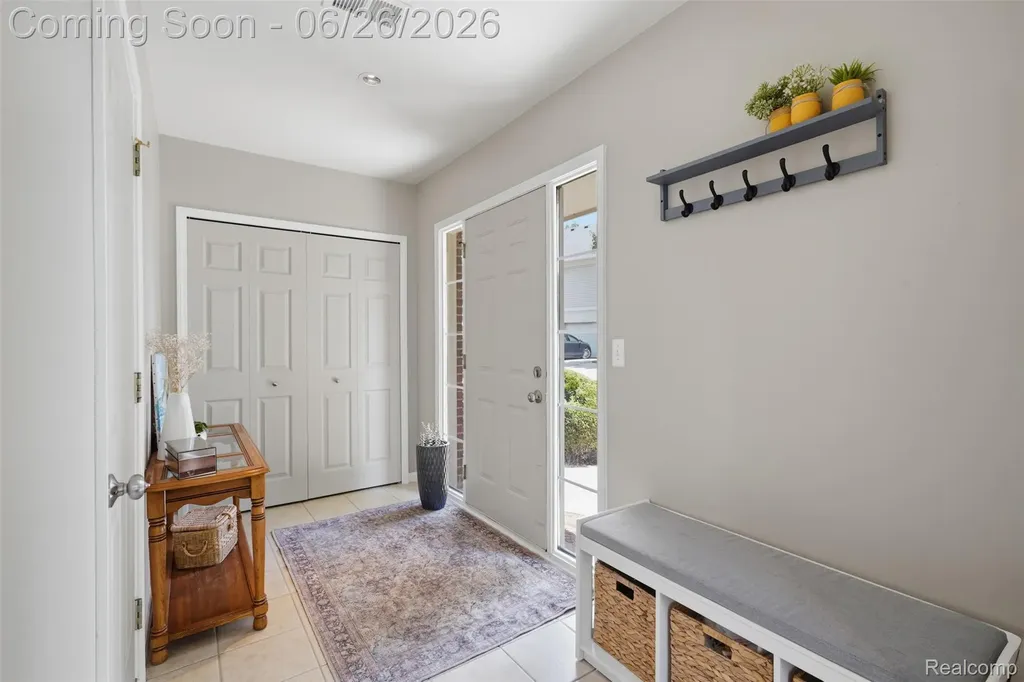1668 Deepwood Circle Rochester City MI 48307