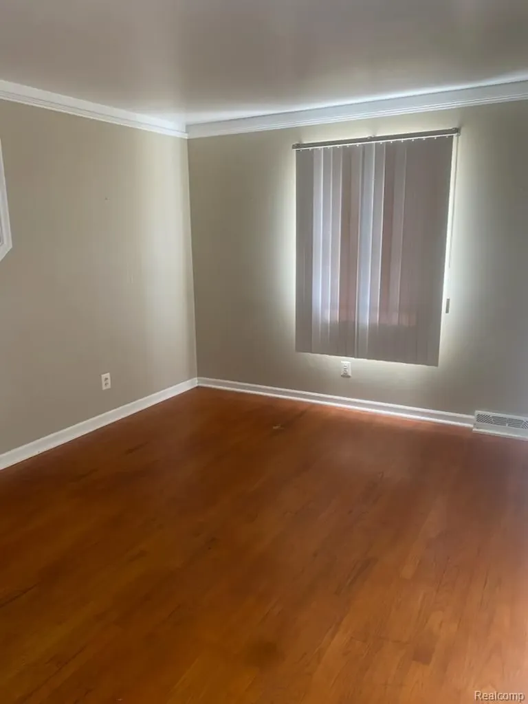 25124 Mackinac Street Roseville City MI 48066