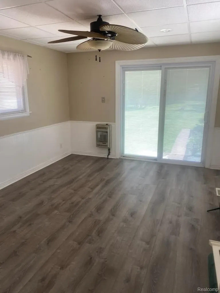 25124 Mackinac Street Roseville City MI 48066