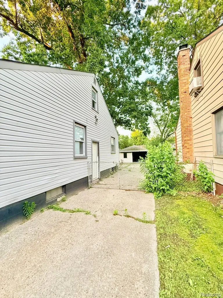 4177 Cornell Street Dearborn Heights City MI 48125