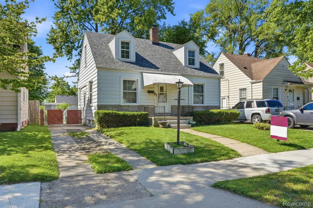 26357 Eton Avenue Dearborn Heights City MI 48125